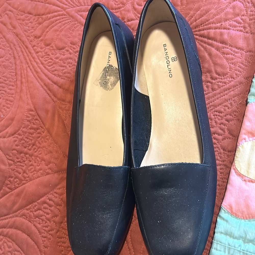 Bandolino Black leather flats Sz 8 1/2m
